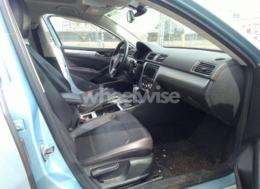 Photo 5 of 2012 Volkswagen Passat 2.5L SE (VIN 1VWBH7A38CC032679)