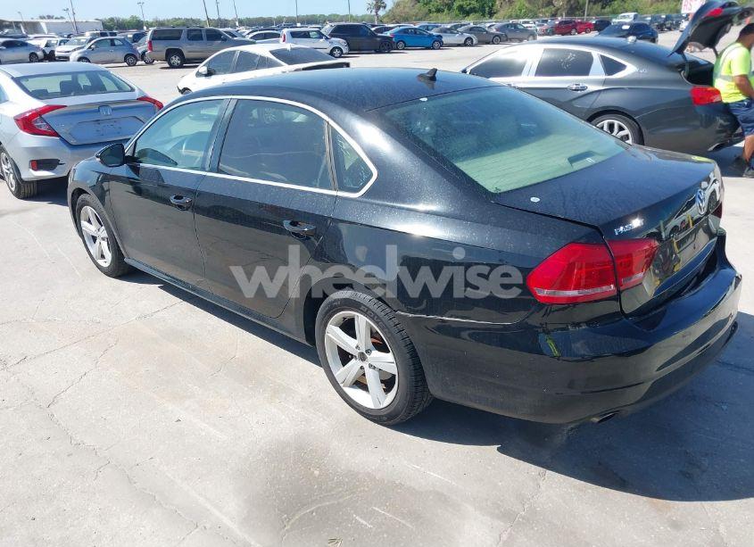 Photo 3 of 2012 Volkswagen Passat 2.5L SE (VIN 1VWBH7A38CC063186)