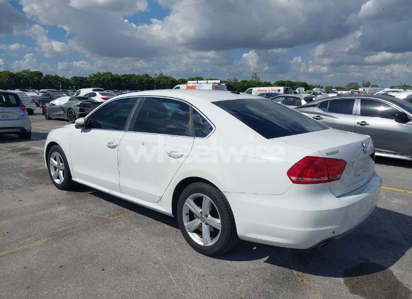 Photo 3 of 2012 Volkswagen Passat 2.5L SE (VIN 1VWBH7A38CC097662)