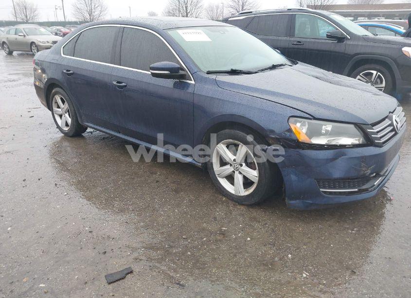 2013 Volkswagen Passat 2.5L SE (VIN 1VWBH7A38DC016998) main photo