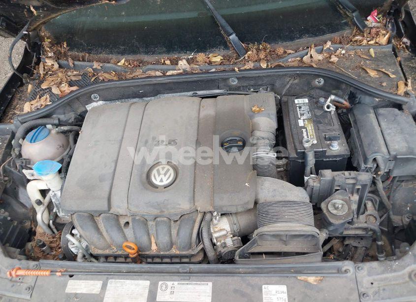 Photo 10 of 2013 Volkswagen Passat 2.5L SE (VIN 1VWBH7A38DC028231)