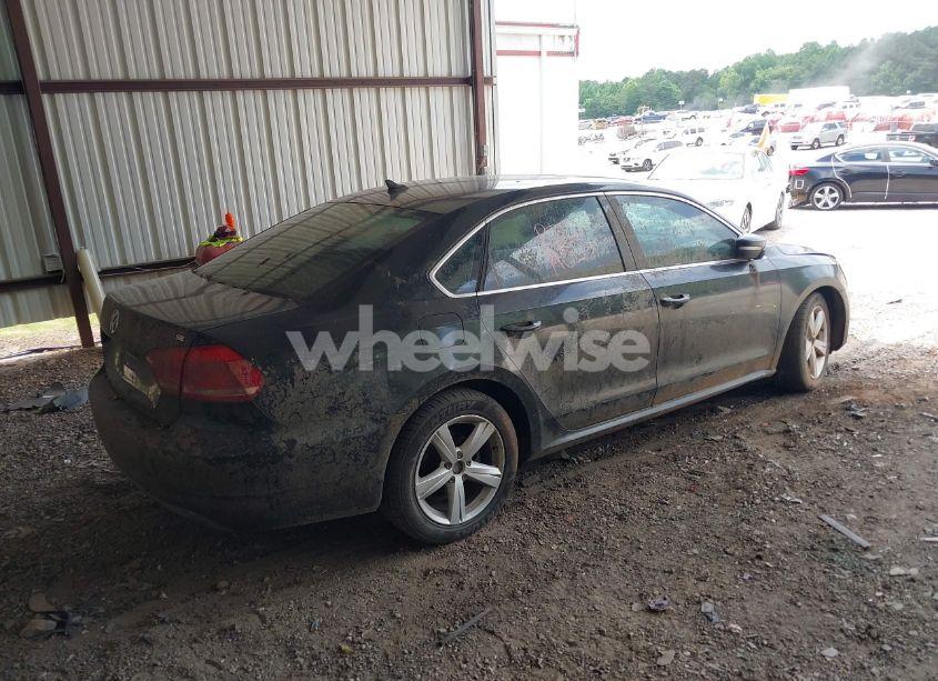 Photo 4 of 2013 Volkswagen Passat 2.5L SE (VIN 1VWBH7A38DC028231)