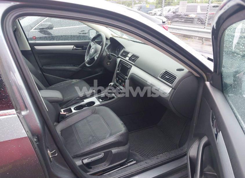 Photo 5 of 2013 Volkswagen Passat 2.5L SE (VIN 1VWBH7A38DC032697)