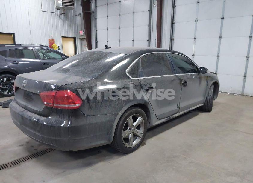 Photo 4 of 2013 Volkswagen Passat 2.5L SE (VIN 1VWBH7A38DC085268)