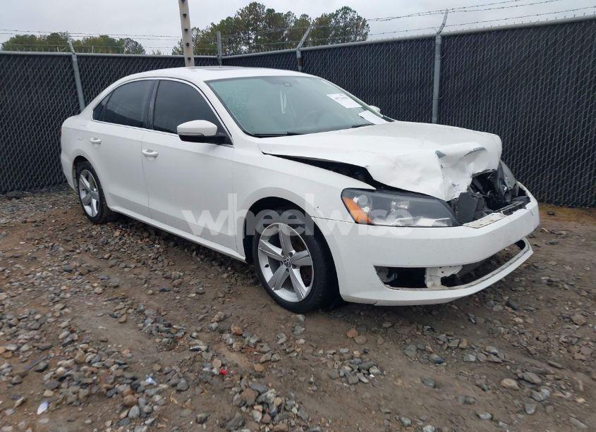 2013 Volkswagen Passat 2.5L SE (VIN 1VWBH7A38DC134145) main photo