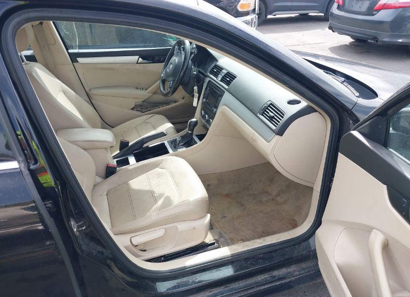 Photo 5 of 2012 Volkswagen Passat 2.5L SE (VIN 1VWBH7A39CC057476)