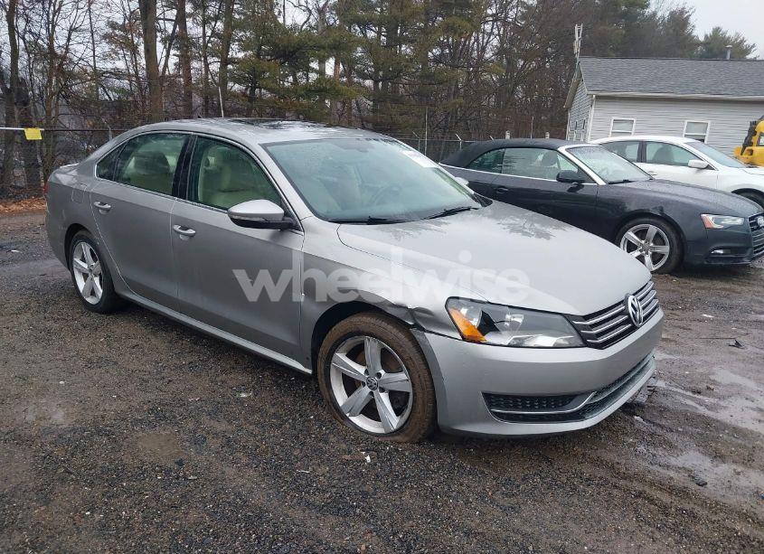 2012 Volkswagen Passat 2.5L SE (VIN 1VWBH7A39CC108345) main photo