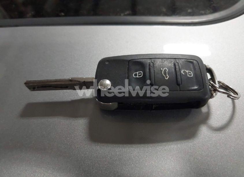 Photo 11 of 2013 Volkswagen Passat 2.5L SE (VIN 1VWBH7A39DC017996)