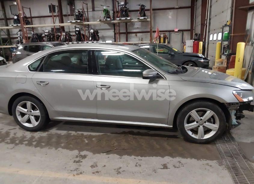 Photo 14 of 2013 Volkswagen Passat 2.5L SE (VIN 1VWBH7A39DC017996)