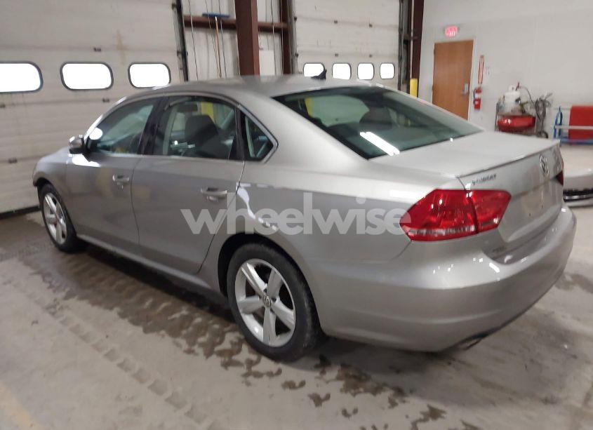 Photo 3 of 2013 Volkswagen Passat 2.5L SE (VIN 1VWBH7A39DC017996)
