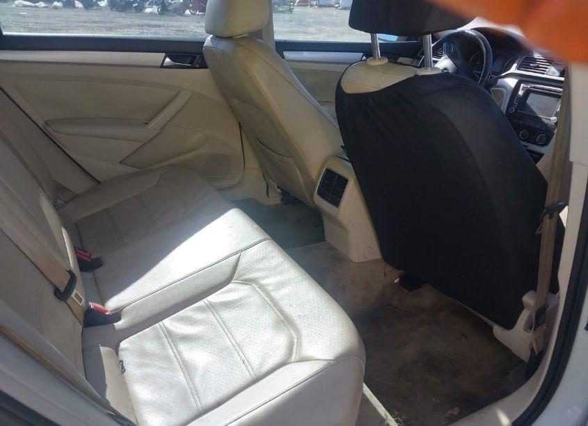 Photo 8 of 2013 Volkswagen Passat 2.5L SE (VIN 1VWBH7A39DC027721)