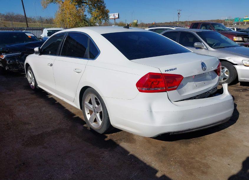 Photo 3 of 2013 Volkswagen Passat 2.5L SE (VIN 1VWBH7A39DC028500)