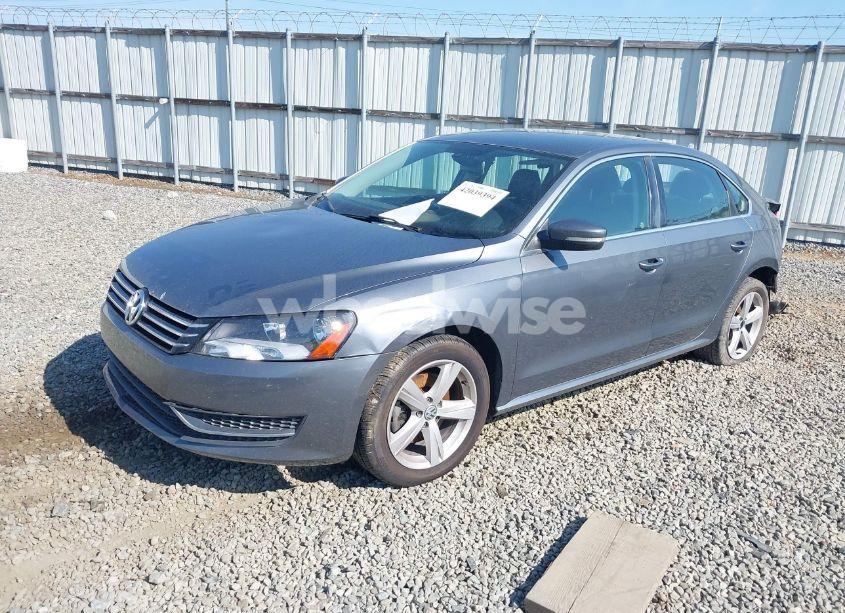 Photo 2 of 2013 Volkswagen Passat 2.5L SE (VIN 1VWBH7A39DC048956)