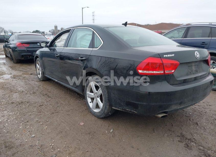 Photo 3 of 2013 Volkswagen Passat 2.5L SE (VIN 1VWBH7A39DC126667)