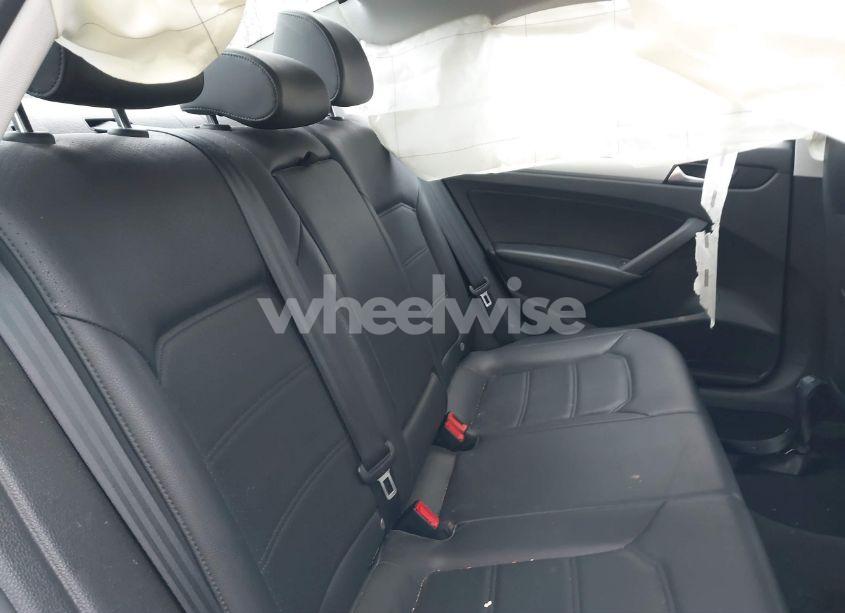 Photo 8 of 2013 Volkswagen Passat 2.5L SE (VIN 1VWBH7A39DC126667)