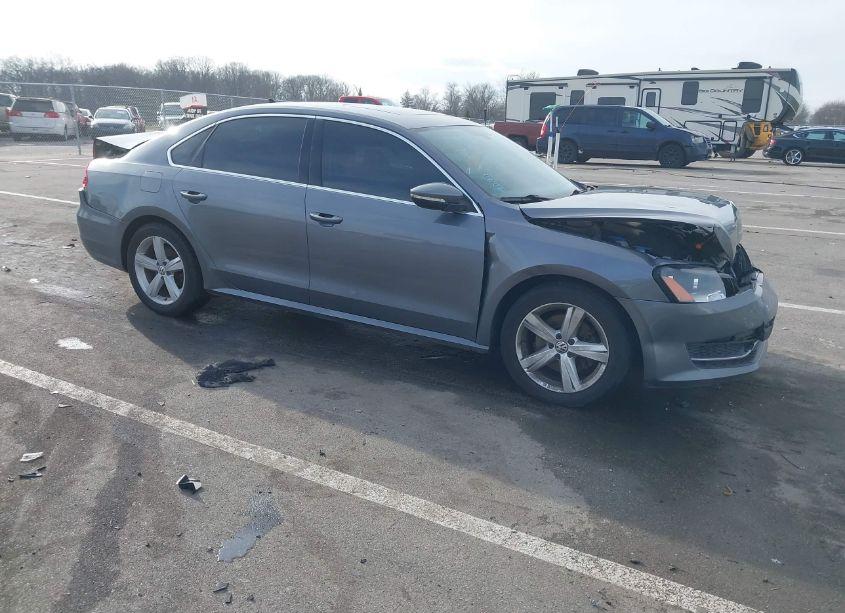 2012 Volkswagen Passat 2.5L SE (VIN 1VWBH7A3XCC031890) main photo