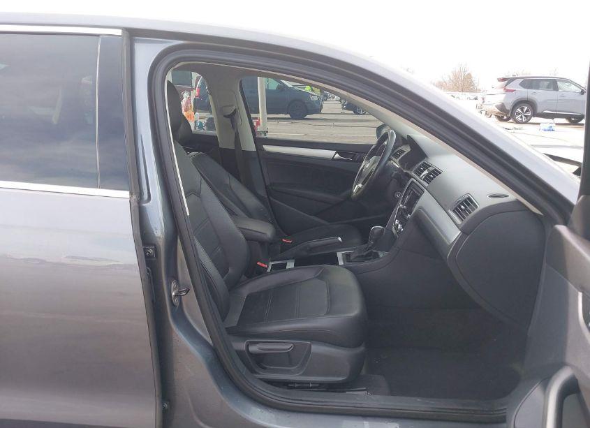 Photo 5 of 2012 Volkswagen Passat 2.5L SE (VIN 1VWBH7A3XCC031890)