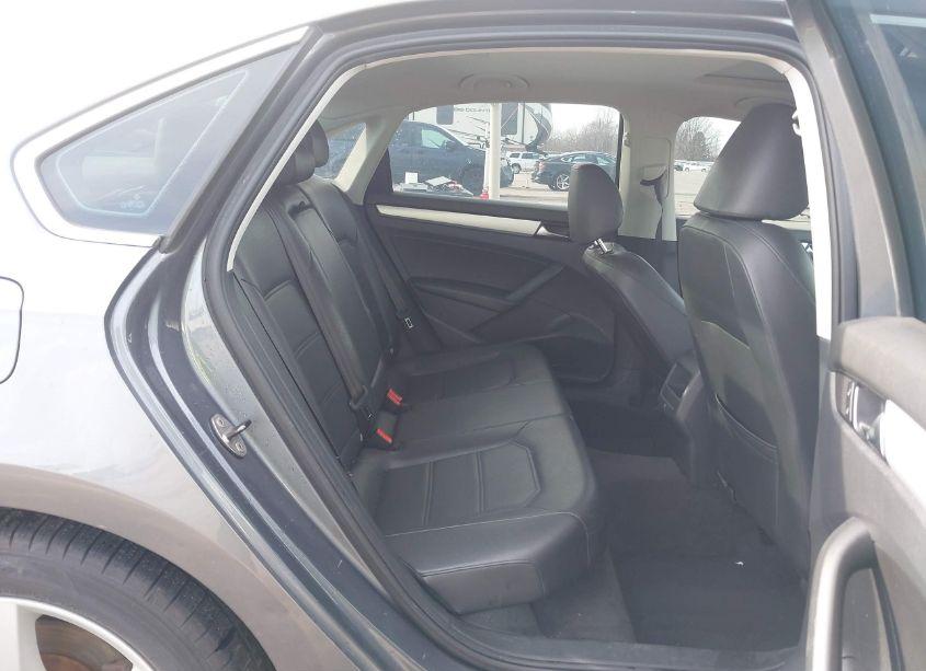 Photo 8 of 2012 Volkswagen Passat 2.5L SE (VIN 1VWBH7A3XCC031890)