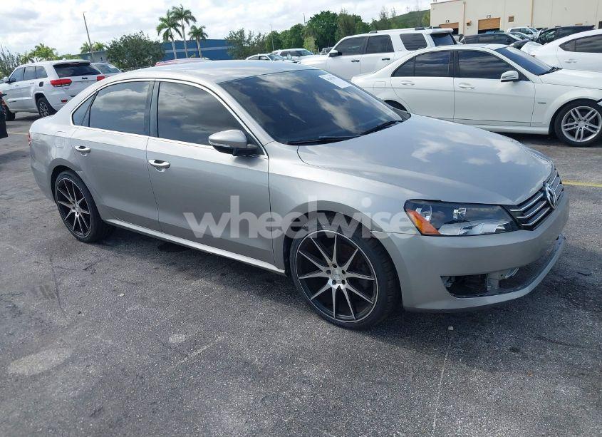 2012 Volkswagen Passat 2.5L SE (VIN 1VWBH7A3XCC069006) main photo