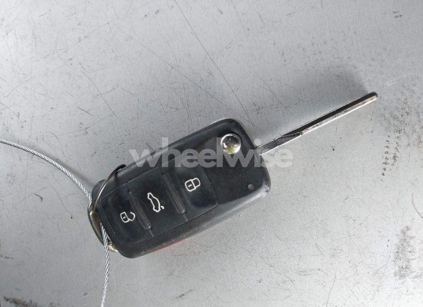 Photo 11 of 2012 Volkswagen Passat 2.5L SE (VIN 1VWBH7A3XCC069006)