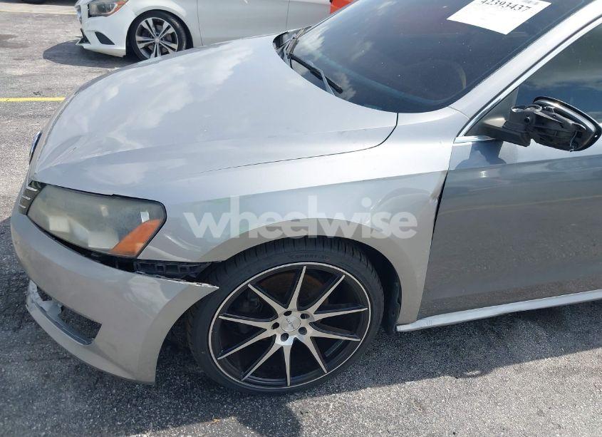 Photo 12 of 2012 Volkswagen Passat 2.5L SE (VIN 1VWBH7A3XCC069006)