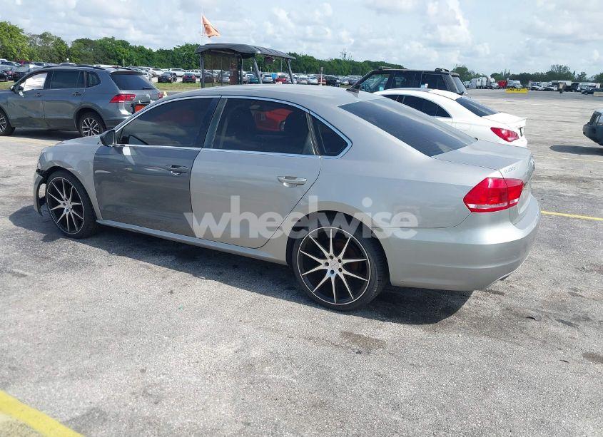 Photo 3 of 2012 Volkswagen Passat 2.5L SE (VIN 1VWBH7A3XCC069006)