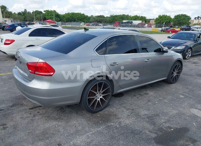 Photo 4 of 2012 Volkswagen Passat 2.5L SE (VIN 1VWBH7A3XCC069006)