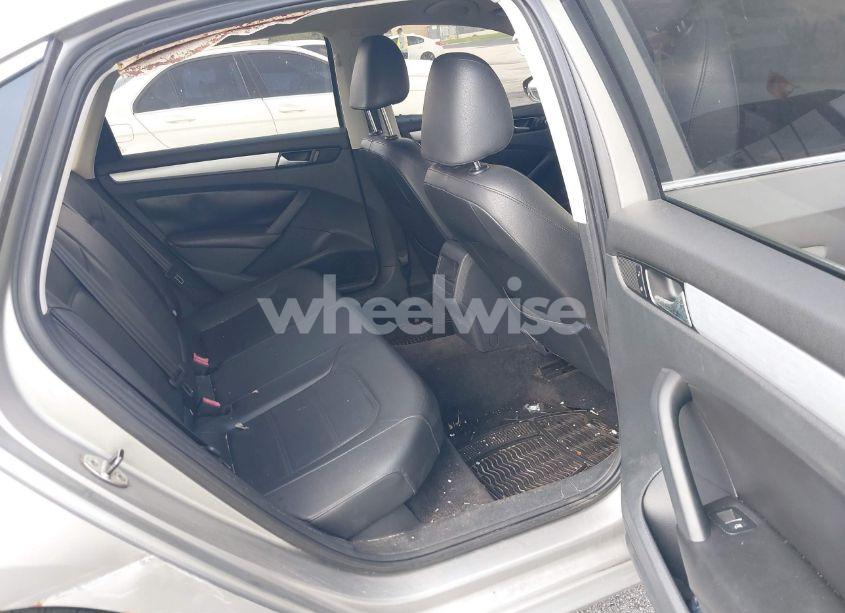 Photo 8 of 2012 Volkswagen Passat 2.5L SE (VIN 1VWBH7A3XCC069006)