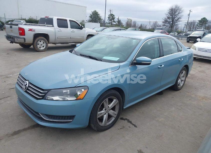 Photo 2 of 2013 Volkswagen Passat 2.5L SE (VIN 1VWBH7A3XDC083442)