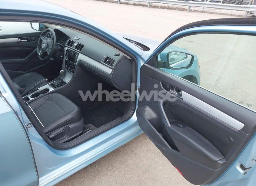 Photo 5 of 2013 Volkswagen Passat 2.5L SE (VIN 1VWBH7A3XDC083442)