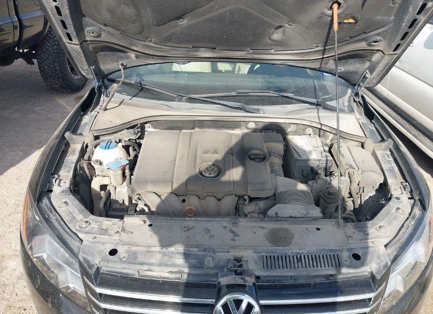 Photo 10 of 2013 Volkswagen Passat 2.5L SE (VIN 1VWBH7A3XDC096367)