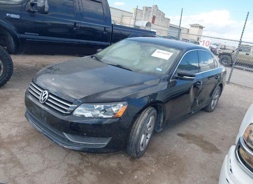 Photo 2 of 2013 Volkswagen Passat 2.5L SE (VIN 1VWBH7A3XDC096367)