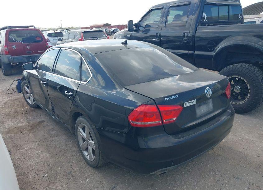 Photo 3 of 2013 Volkswagen Passat 2.5L SE (VIN 1VWBH7A3XDC096367)