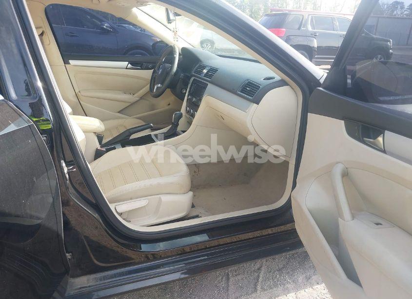 Photo 5 of 2012 Volkswagen Passat 3.6L V6 SE (VIN 1VWBM7A31CC017629)