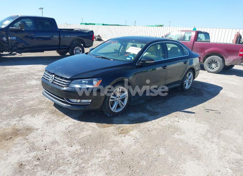 Photo 2 of 2012 Volkswagen Passat 3.6L V6 SE (VIN 1VWBM7A31CC094470)