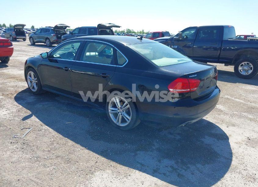 Photo 3 of 2012 Volkswagen Passat 3.6L V6 SE (VIN 1VWBM7A31CC094470)