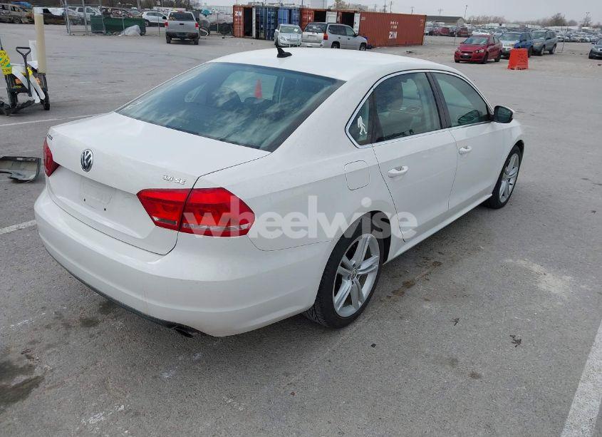 Photo 4 of 2013 Volkswagen Passat 3.6L V6 SE (VIN 1VWBM7A32DC101749)