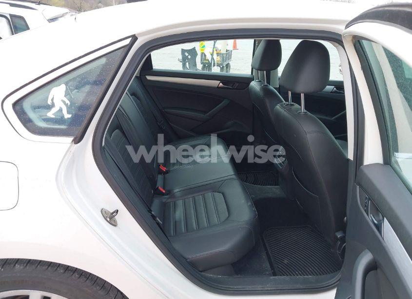 Photo 8 of 2013 Volkswagen Passat 3.6L V6 SE (VIN 1VWBM7A32DC101749)