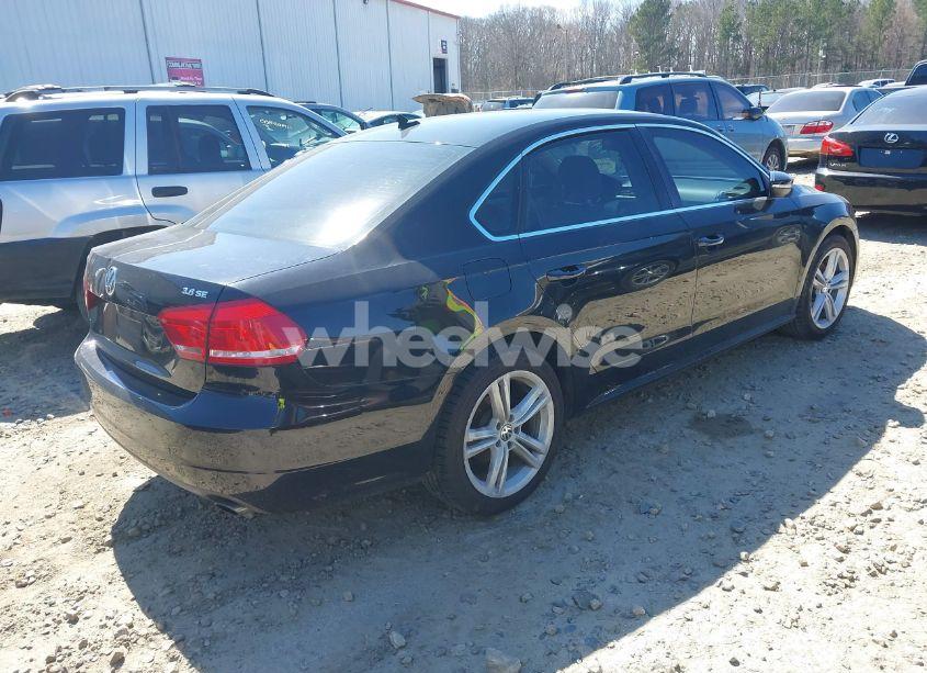 Photo 4 of 2012 Volkswagen Passat 3.6L V6 SE (VIN 1VWBM7A33CC041656)