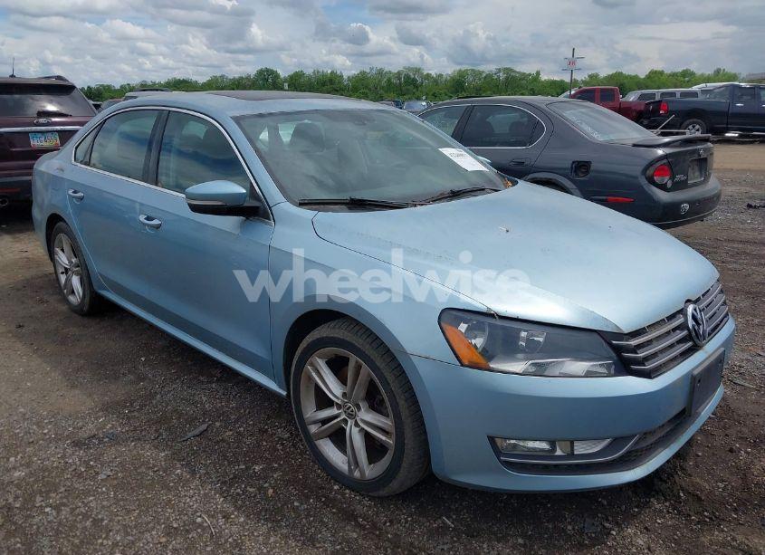 2012 Volkswagen Passat 3.6L V6 SE (VIN 1VWBM7A33CC076083) main photo