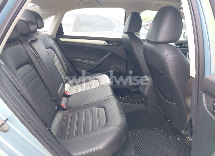 Photo 8 of 2012 Volkswagen Passat 3.6L V6 SE (VIN 1VWBM7A33CC076083)