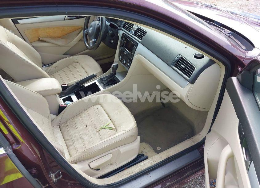 Photo 5 of 2012 Volkswagen Passat 3.6L V6 SE (VIN 1VWBM7A33CC101855)