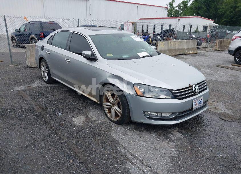 2012 Volkswagen Passat 3.6L V6 SE (VIN 1VWBM7A38CC109272) main photo