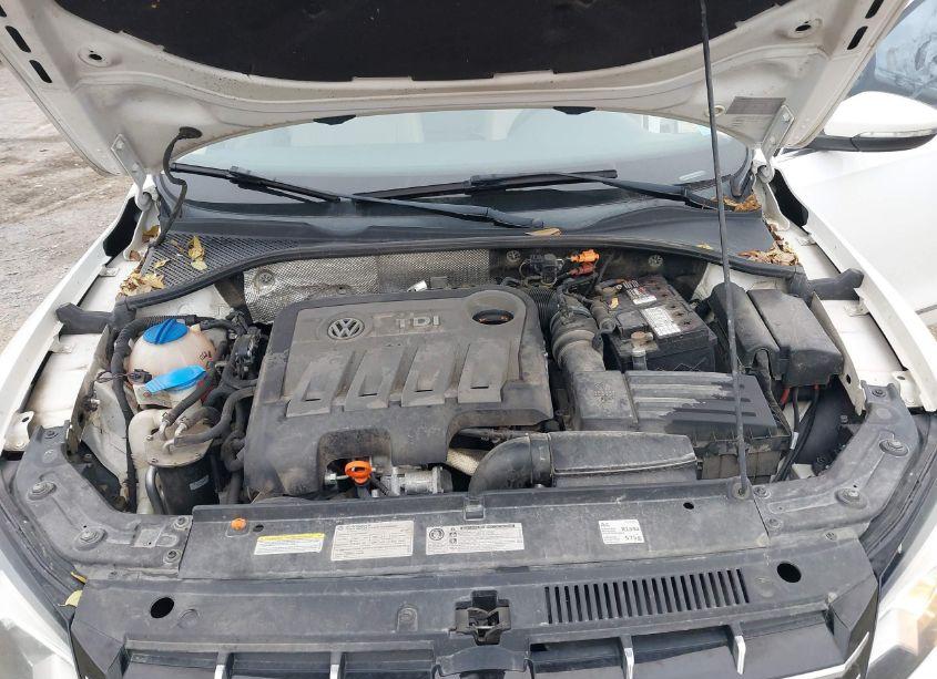 Photo 10 of 2012 Volkswagen Passat 2.0L TDI SE (VIN 1VWBN7A30CC047038)