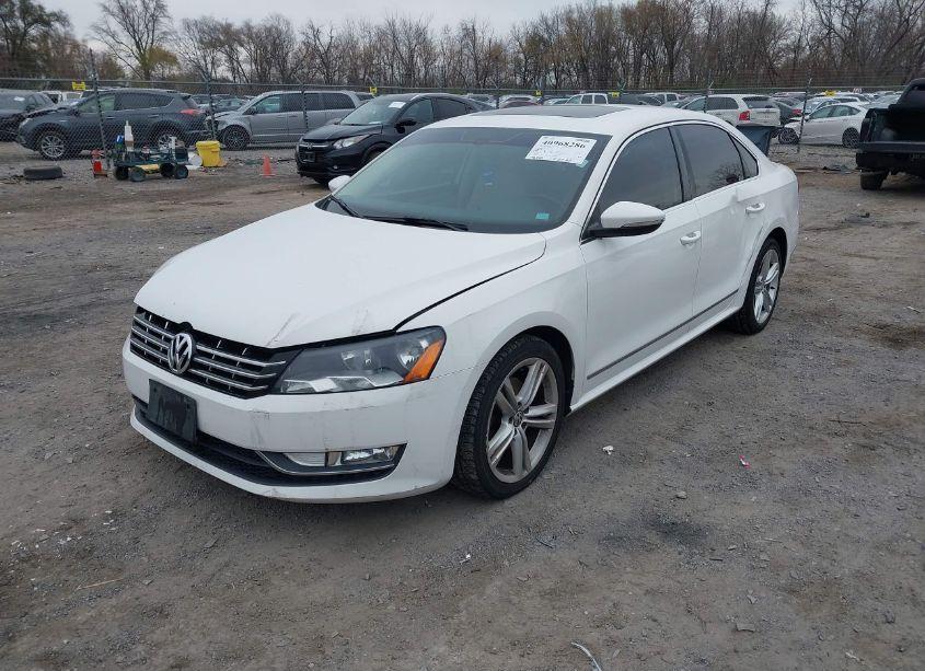 Photo 2 of 2012 Volkswagen Passat 2.0L TDI SE (VIN 1VWBN7A30CC047038)