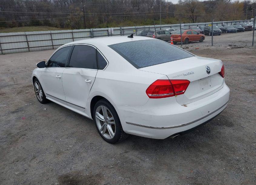 Photo 3 of 2012 Volkswagen Passat 2.0L TDI SE (VIN 1VWBN7A30CC047038)