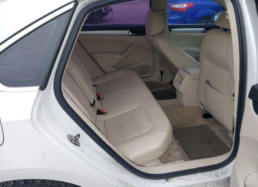 Photo 8 of 2012 Volkswagen Passat 2.0L TDI SE (VIN 1VWBN7A30CC047038)