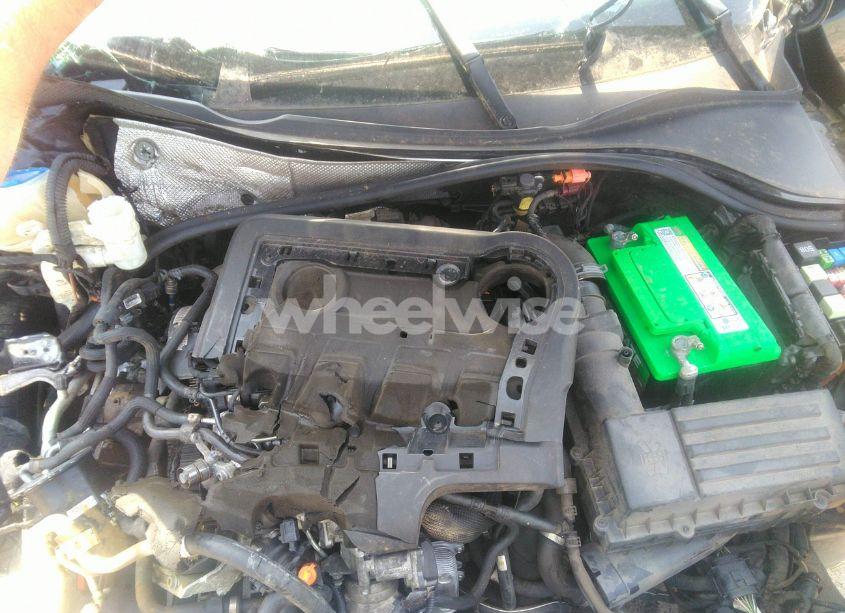 Photo 10 of 2012 Volkswagen Passat 2.0L TDI SE (VIN 1VWBN7A30CC073400)