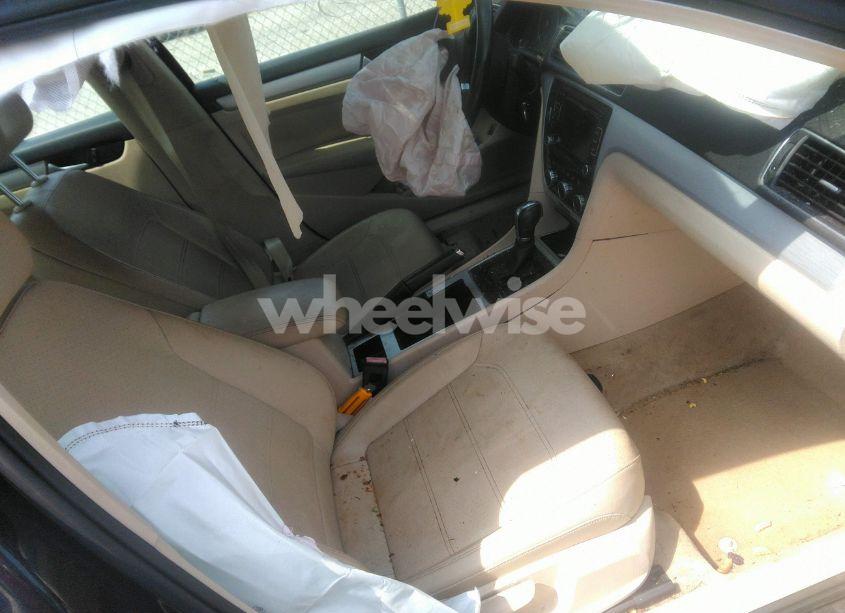 Photo 5 of 2012 Volkswagen Passat 2.0L TDI SE (VIN 1VWBN7A30CC073400)