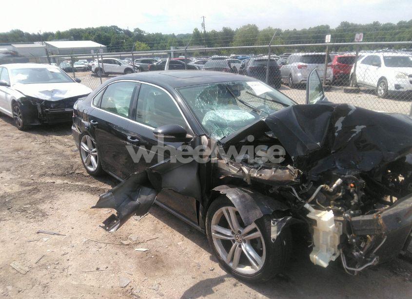 Photo 6 of 2012 Volkswagen Passat 2.0L TDI SE (VIN 1VWBN7A30CC073400)